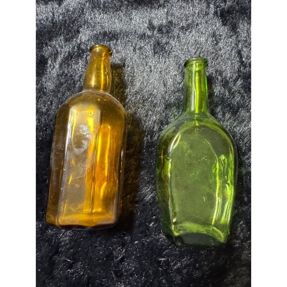 Vintage Japanese Amber & Green Glass Bottles Set Of 2 Decorative Collectibles - Picture 2 of 8